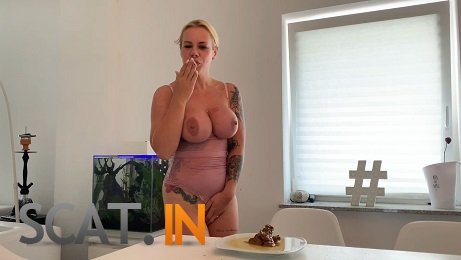 Devil Sophie, SteffiBlond - Breakfast is ready - I come kack and piss your plate full (UltraHD 4K 2160p)