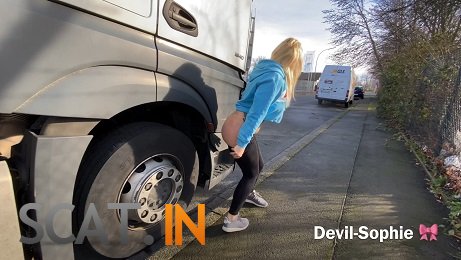 DevilSophie - OMG - how does the shit get onto the truck running board (UltraHD 4K 2160p)
