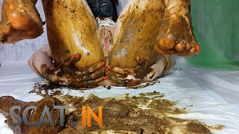 AnnaCoprofield - My feet receive a portion of shit. Part 2 (FullHD 1080p)